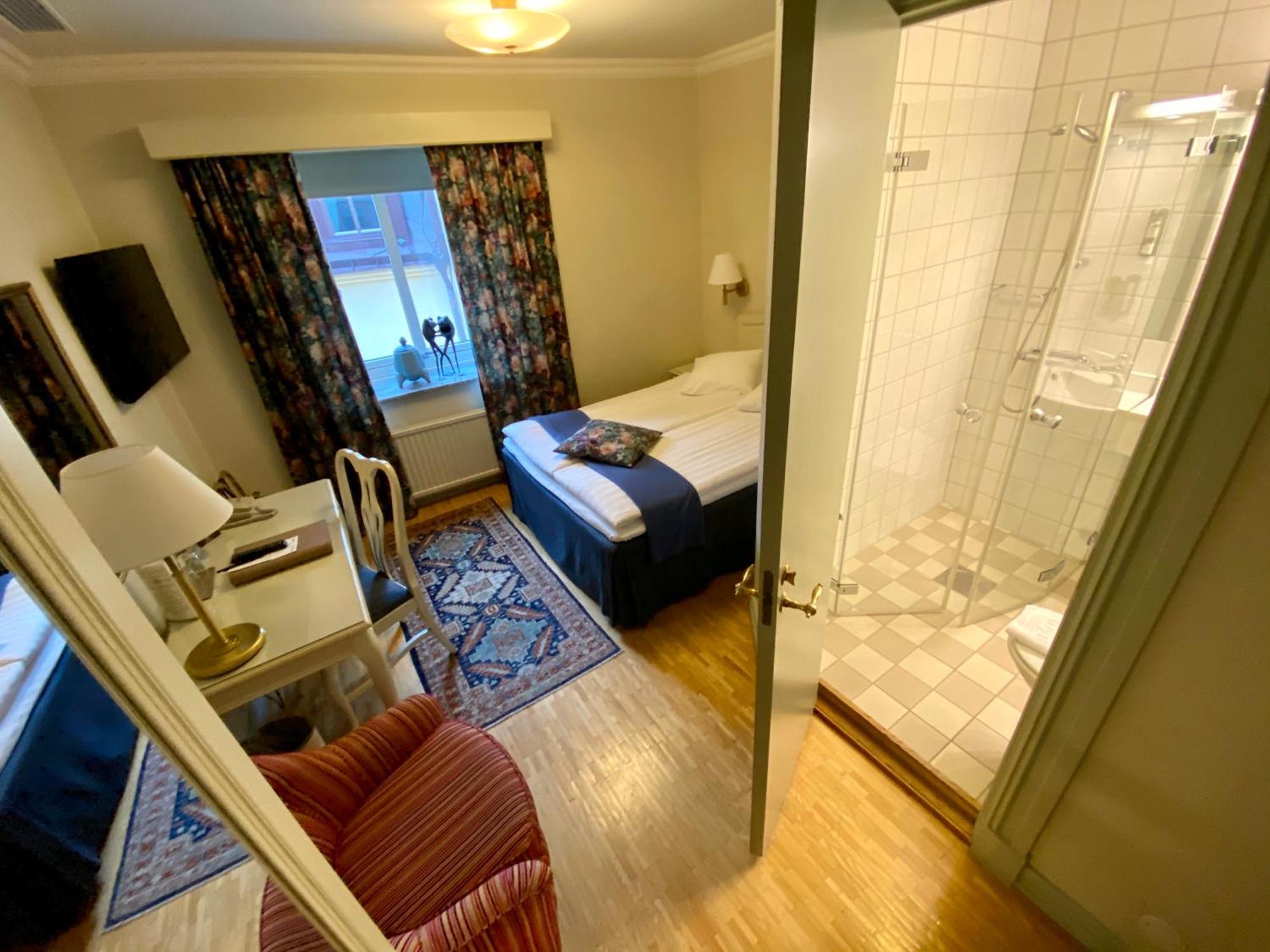 Royal Hotel